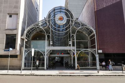 Rua 24 Horas (24 Hours Street)