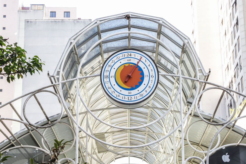 Rua 24 Horas (24 Hours Street)